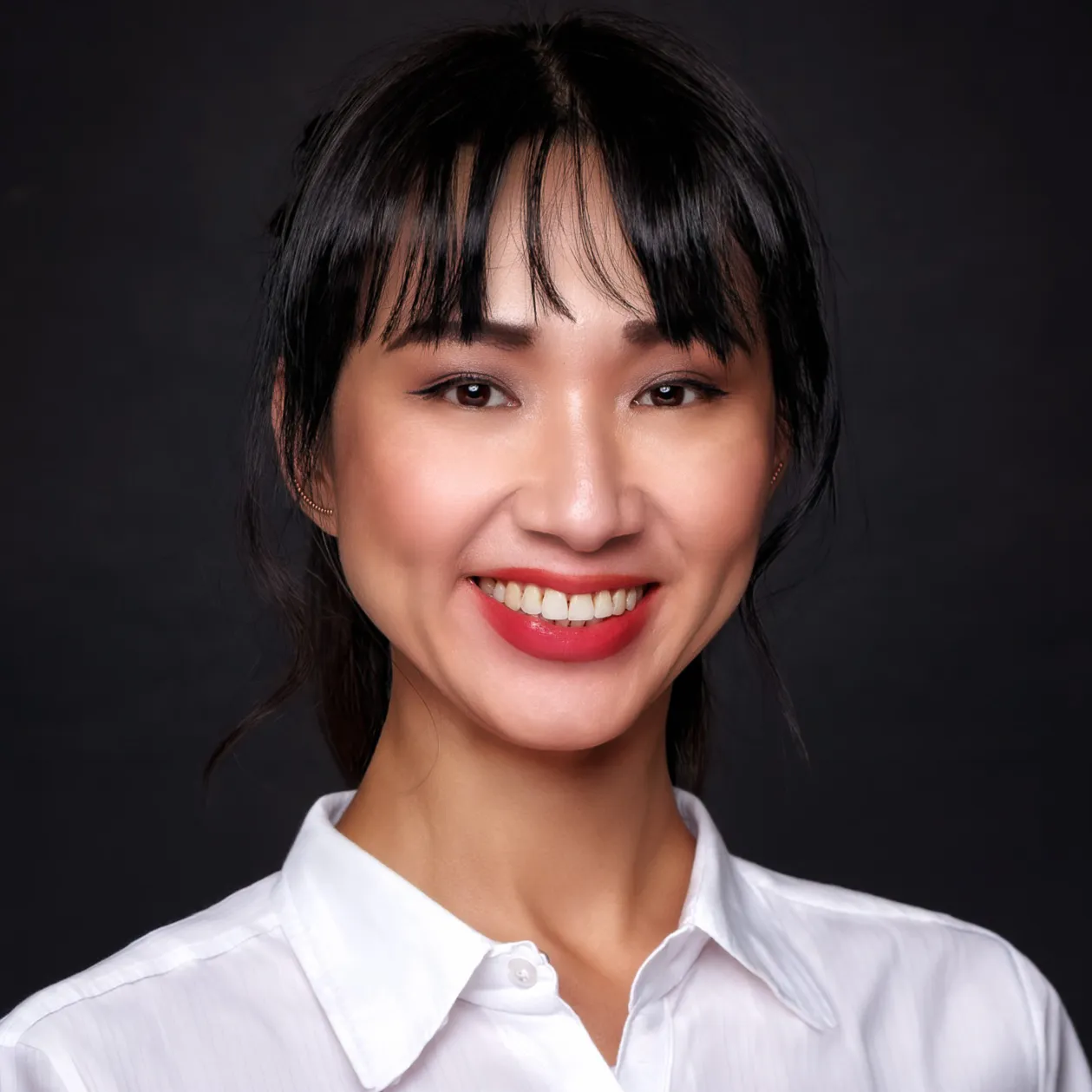 Professional portrait of Simona Leppala